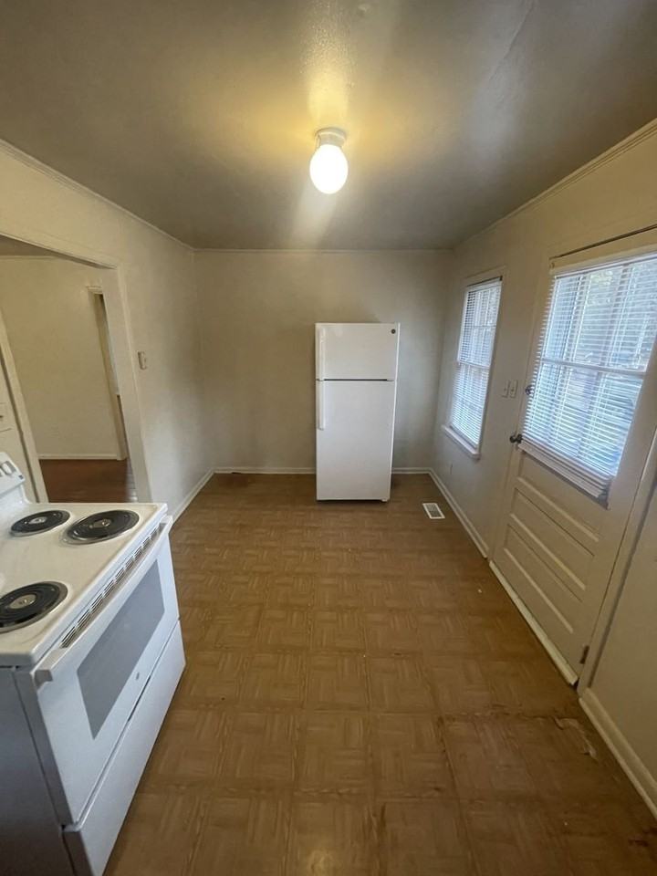 429 Rose Lane - Photo 7 of 13