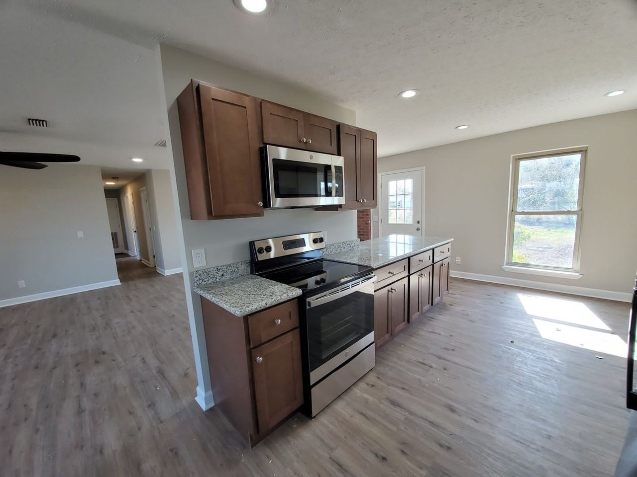 211 Sukoshi Drive - Photo 6 of 20