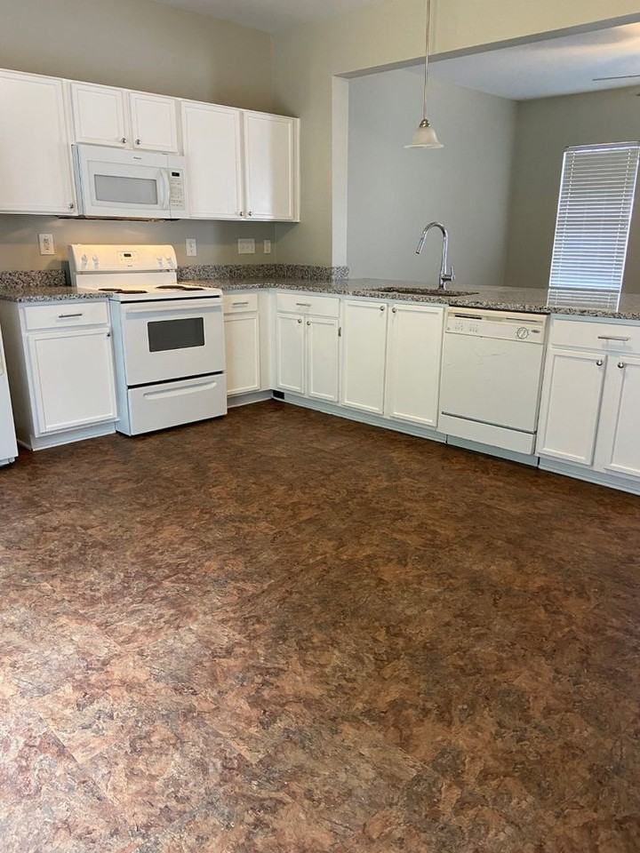 5309 Esther Ln - Photo 4 of 11