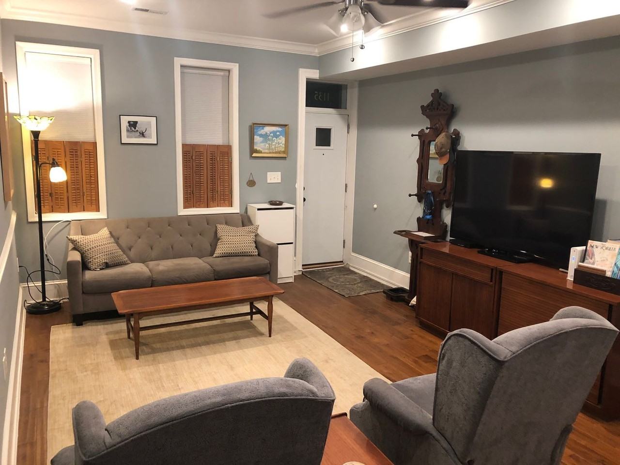 1135 Hull St - Photo 5 of 32