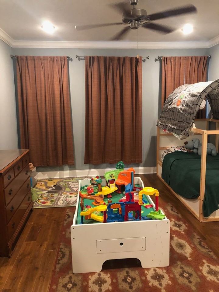 1135 Hull St - Photo 7 of 32