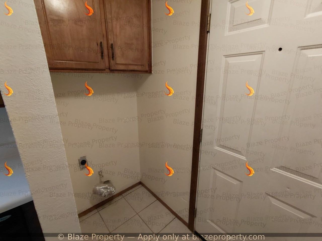 5226 Royce Drive - Photo 5 of 20