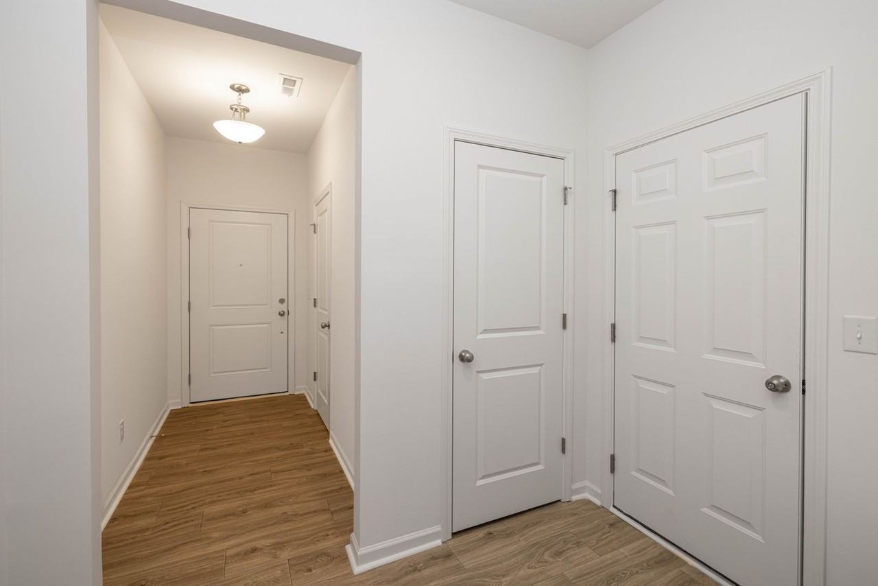 529 Elizabeth Avenue - Photo 2 of 21