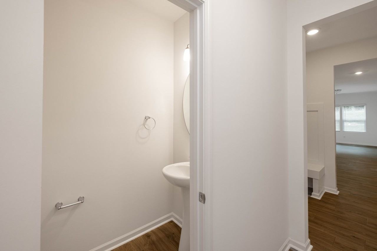 529 Elizabeth Avenue - Photo 4 of 21