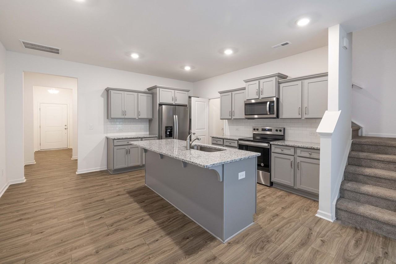 529 Elizabeth Avenue - Photo 6 of 21