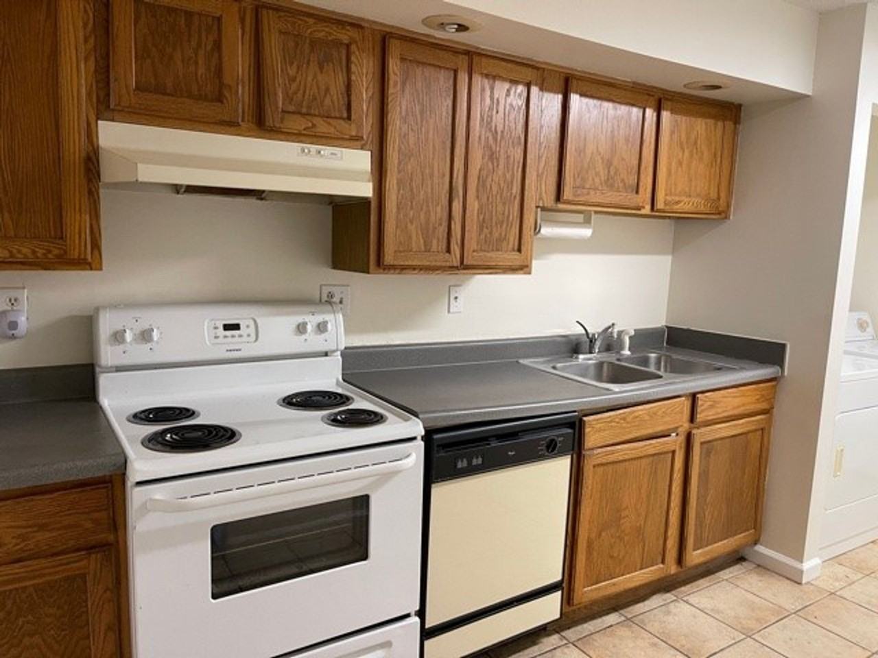 Lease Now, Live Easy - Photo 2 of 7