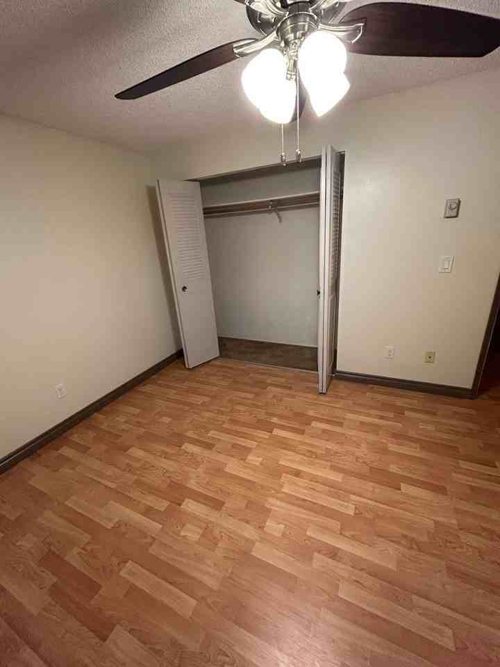 1015 Nw 36th St - Photo 7 of 12