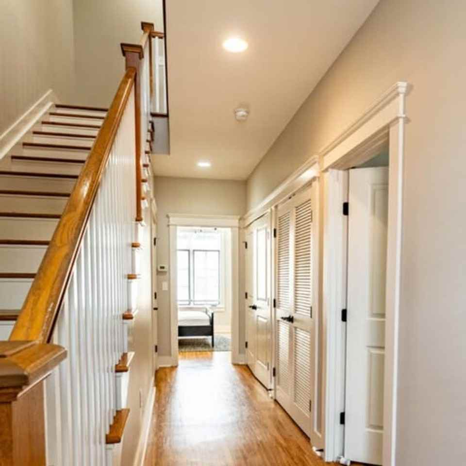 1909 Convent Place ##C - Photo 5 of 11