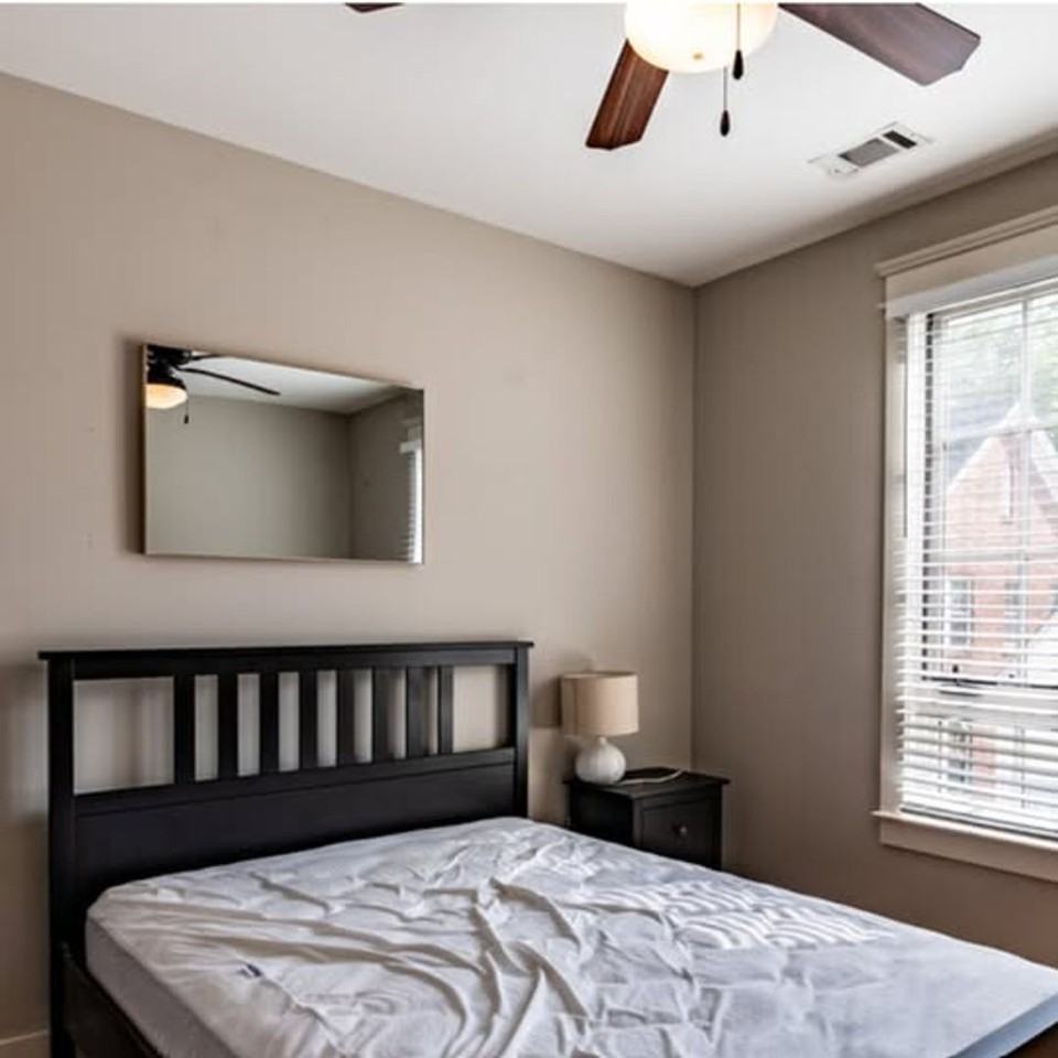 1909 Convent Place ##C - Photo 7 of 11