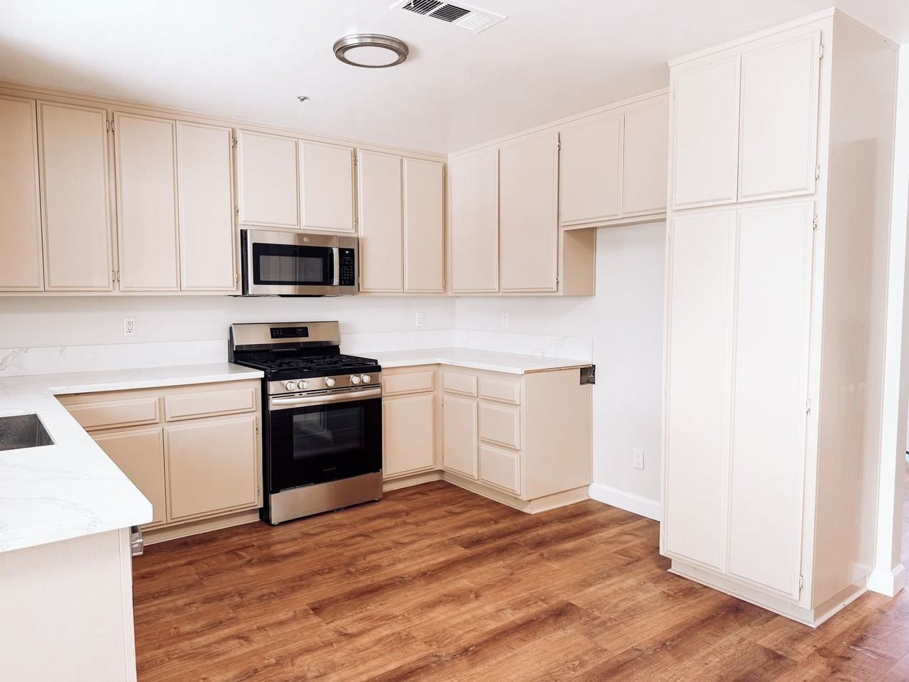 6152 Orange Ave - Photo 2 of 40