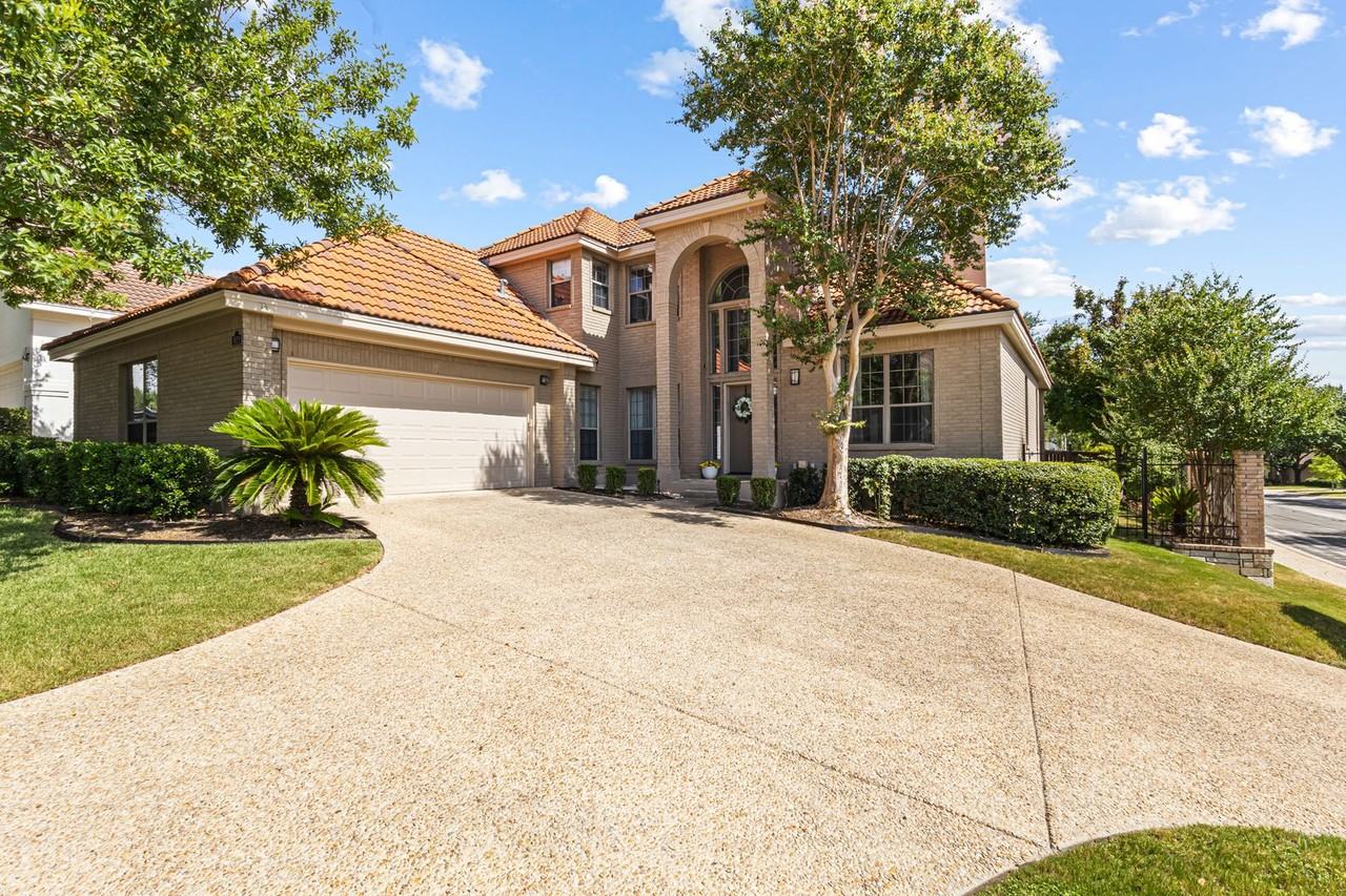 922 Serene Meadow - Photo 3 of 33