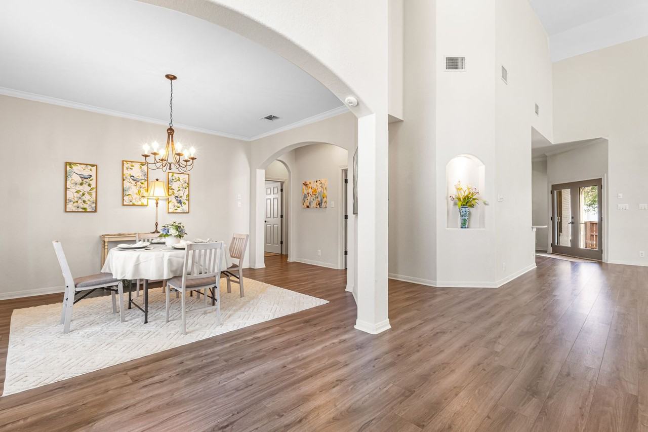 922 Serene Meadow - Photo 5 of 33