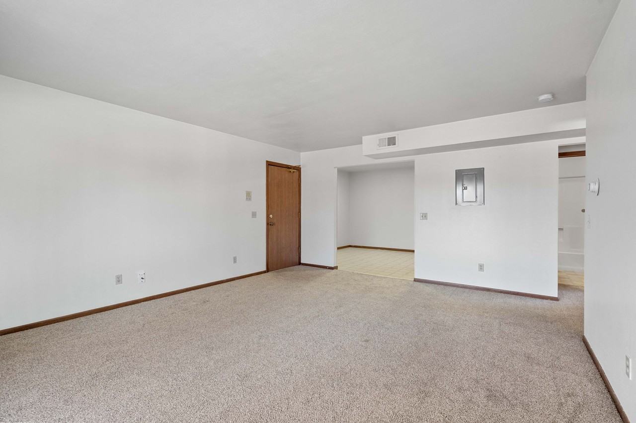 Parkside Apartments - Photo 5 of 7