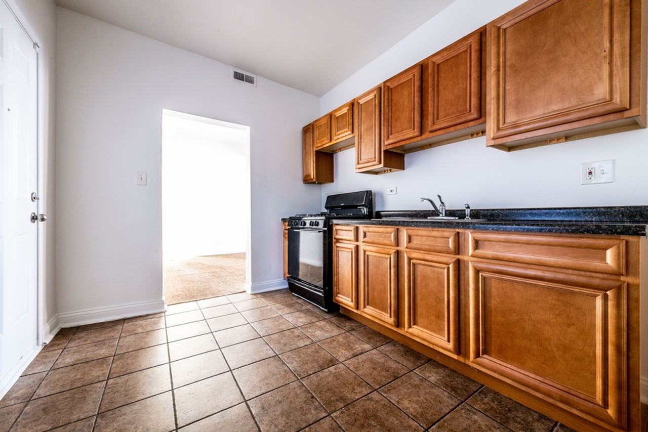 1236 S Lawndale - Photo 3 of 25