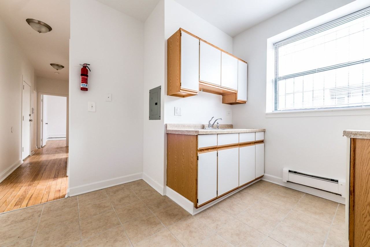 5036 W Quincy St - Photo 4 of 16