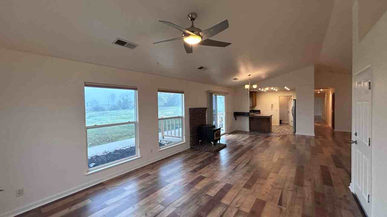 14575 Avenida Central - Photo 2 of 22