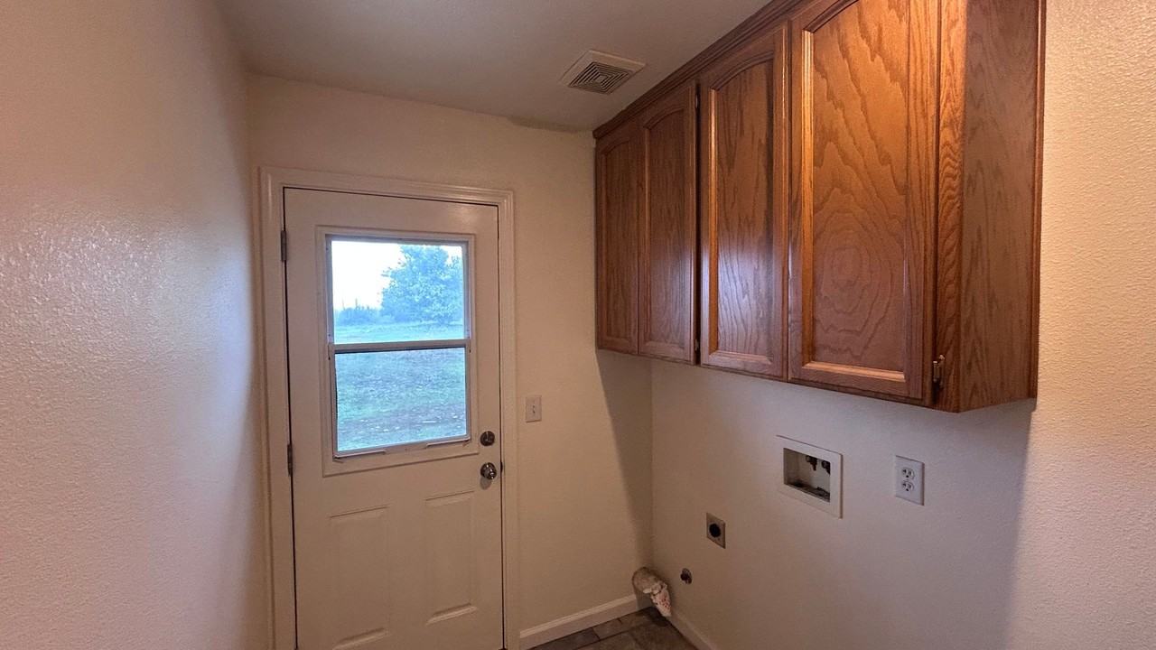 14575 Avenida Central - Photo 4 of 22