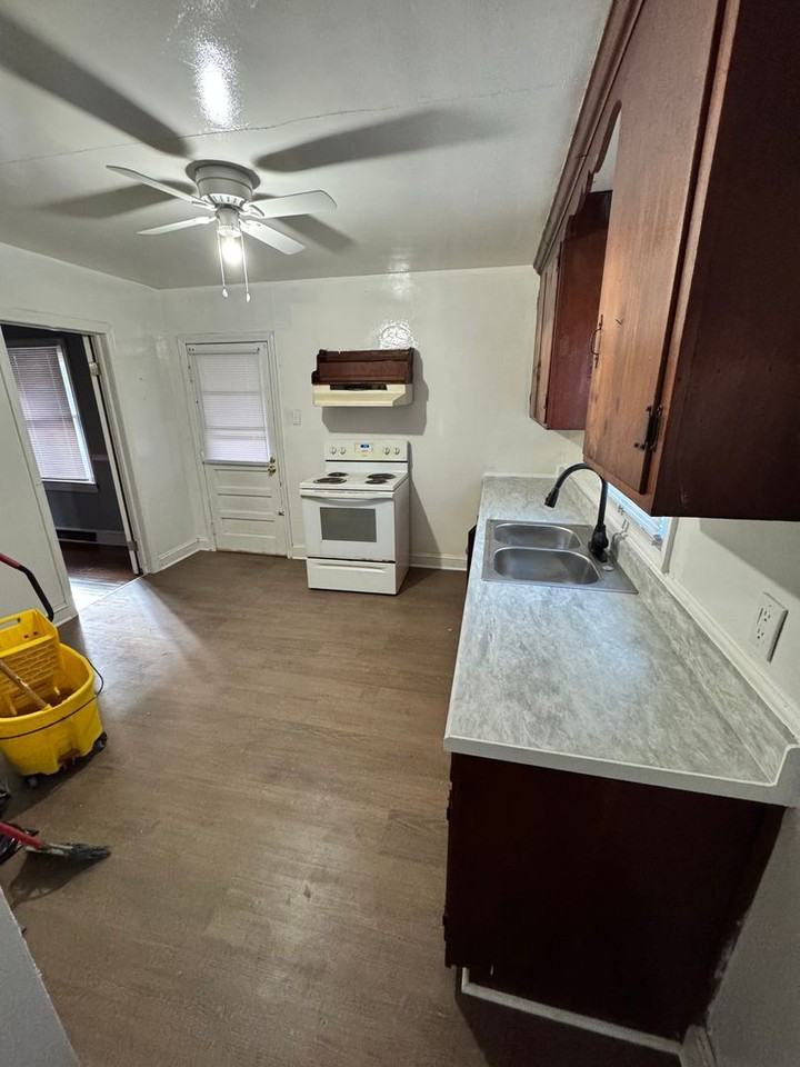 1920 Chuckatuck Avenue - Photo 4 of 21