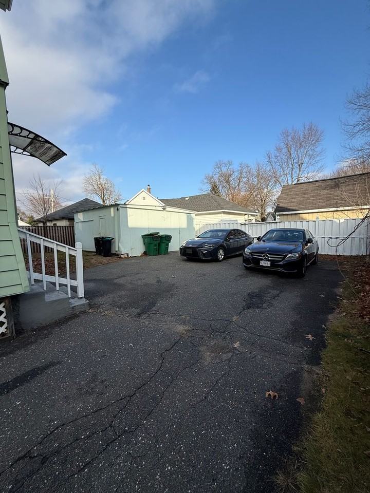 621 Springfield Street - Photo 3 of 21