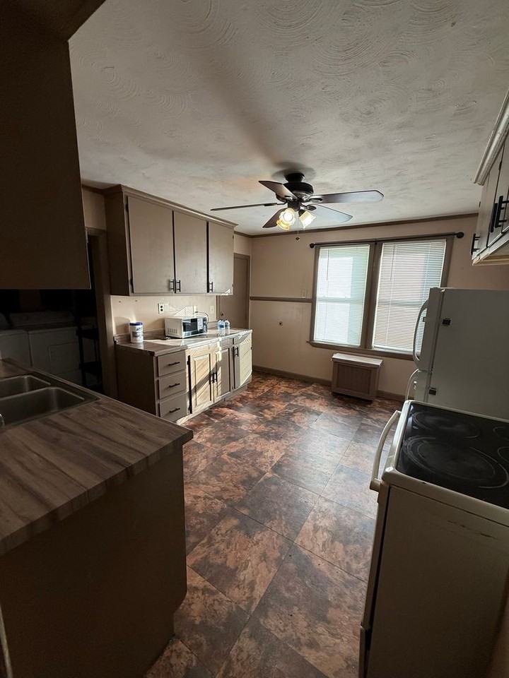 621 Springfield Street - Photo 7 of 21