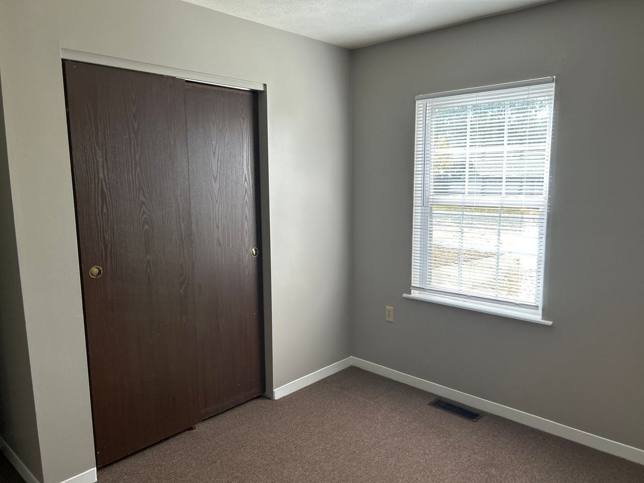 MeadowHeights - Photo 3 of 15