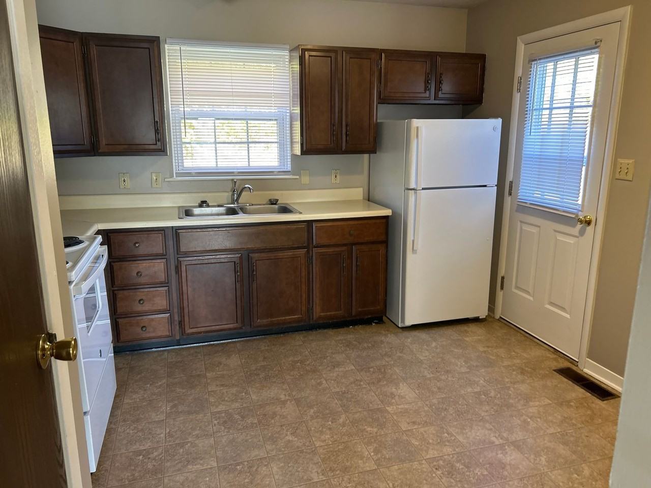 MeadowHeights - Photo 4 of 15