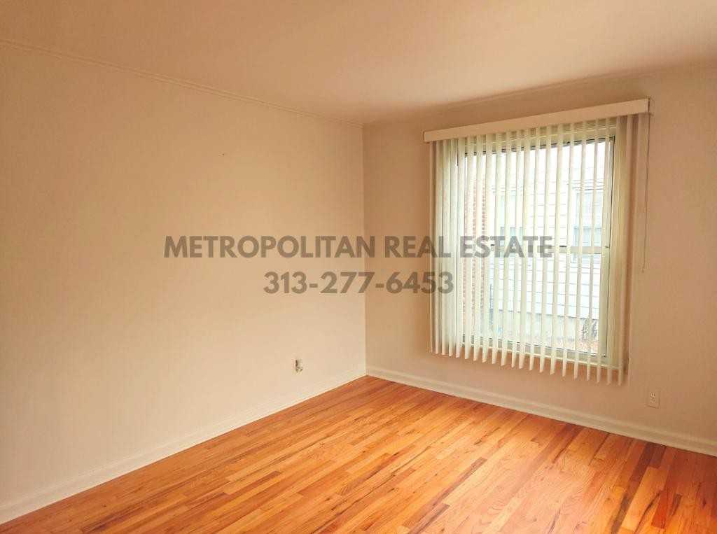 1409 Royal Ave - Photo 4 of 19