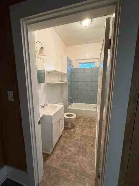1611 Elizabeth Avenue - Photo 4 of 6
