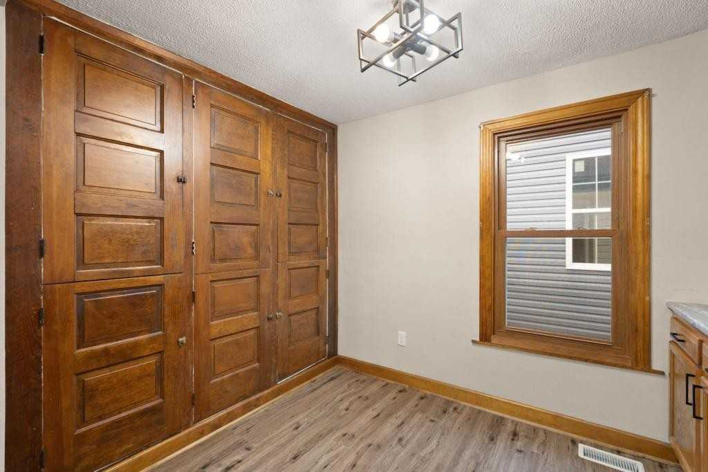 1709 Ekin Avenue - Photo 3 of 42