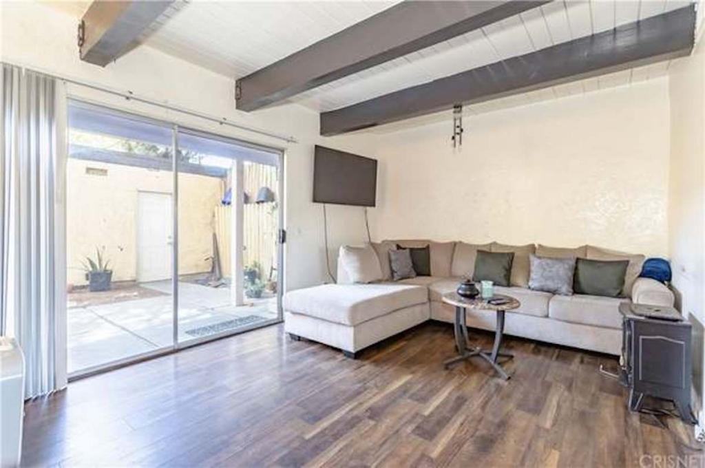 43647 Stanridge Avenue - Photo 5 of 16