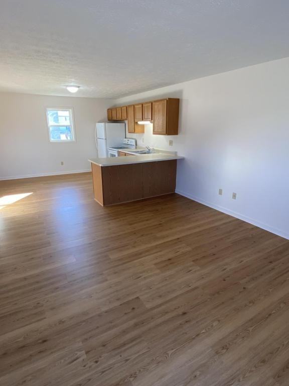 706 Sizemore Drive - Photo 2 of 15