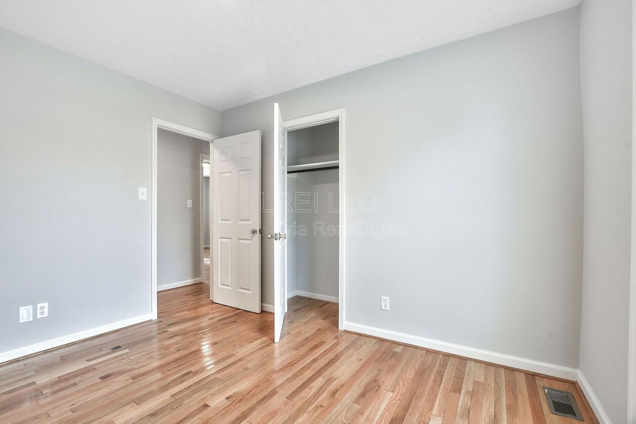 9204 Le Beau Court - Photo 7 of 16