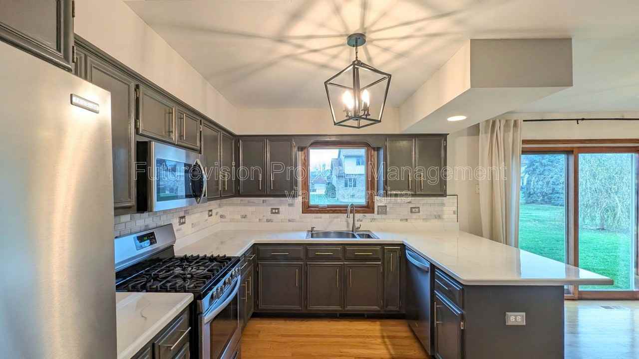 26615 S Kimberly Ln - Photo 4 of 17