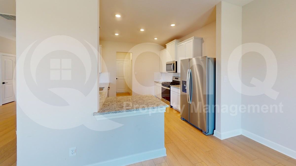 1313 Windemere Way - Photo 5 of 25