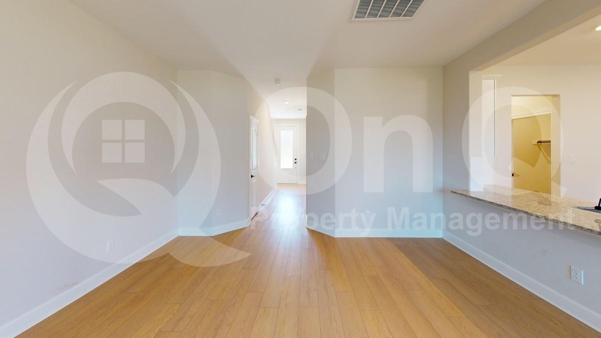 1313 Windemere Way - Photo 6 of 25