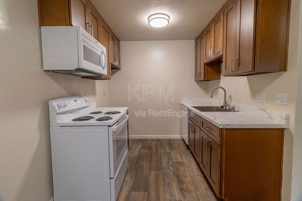 4332 Pacific Ave #71 - Photo 5 of 17