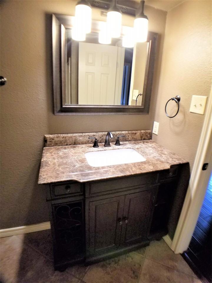 600 E Rosedale St #B - Photo 3 of 10