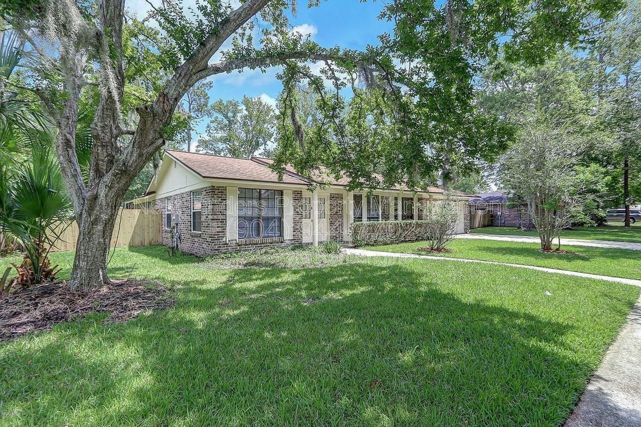 1758 Alder Dr - Photo 3 of 45