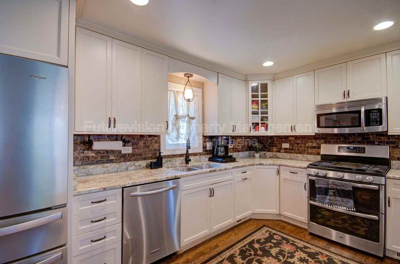 501 Lincoln Avenue - Photo 6 of 27