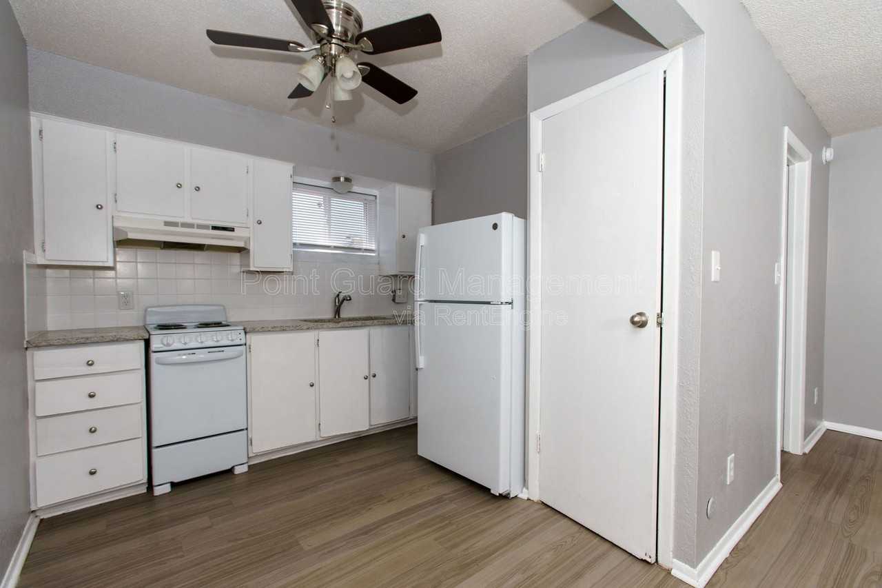 808 North West Street #23 - Photo 3 of 19