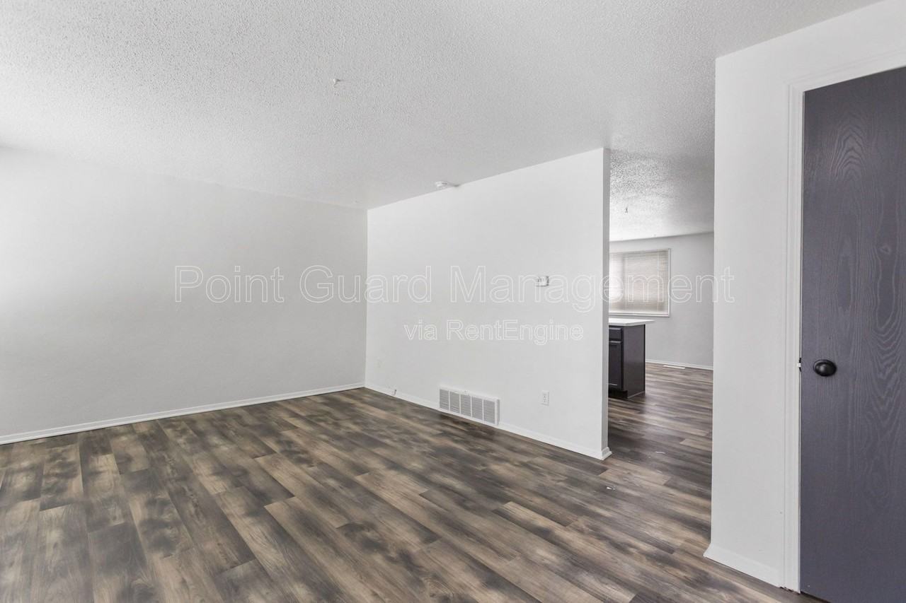 2058 South Cleveland Avenue - Photo 3 of 34