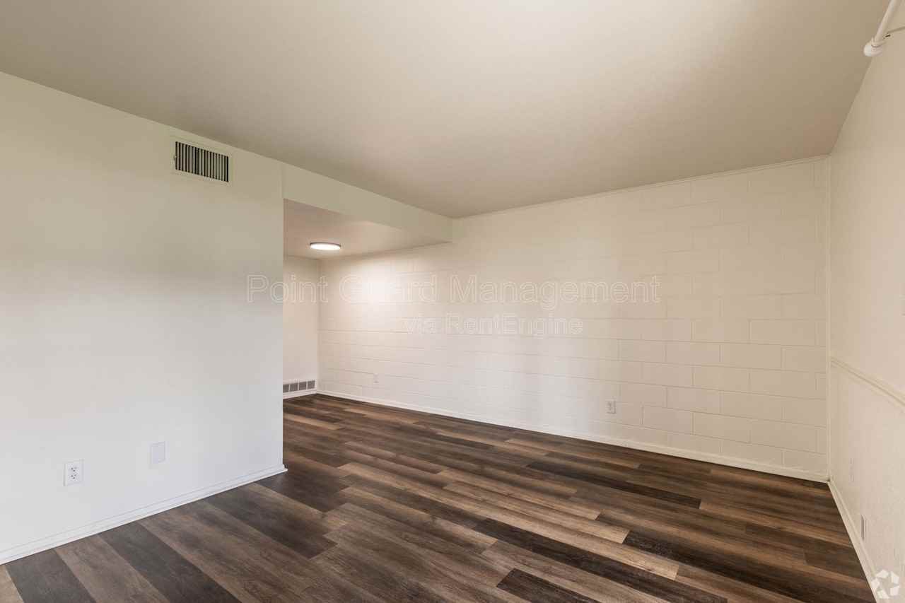 1500 Oxford Pl #8