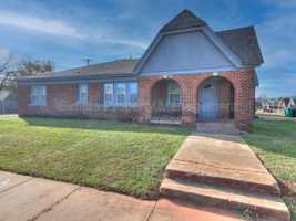 featured image of 946 East Drive