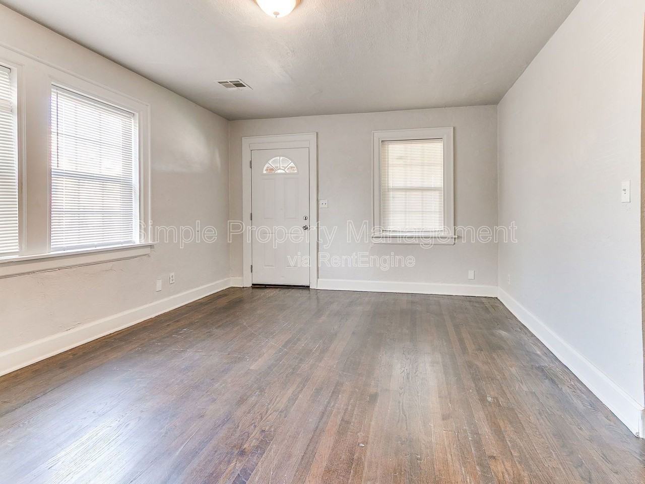 946 East Dr - Photo 2 of 21