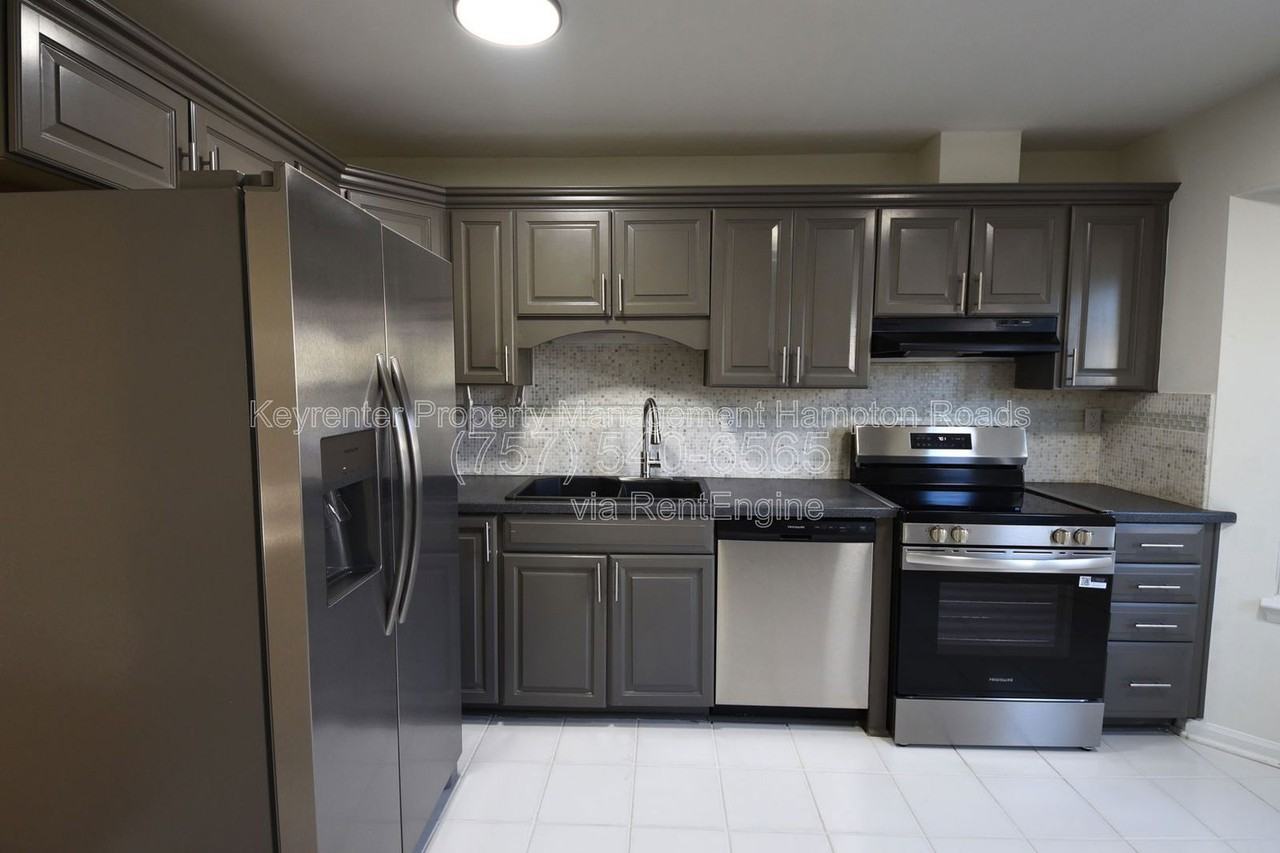 5207 Richard Road - Photo 5 of 35