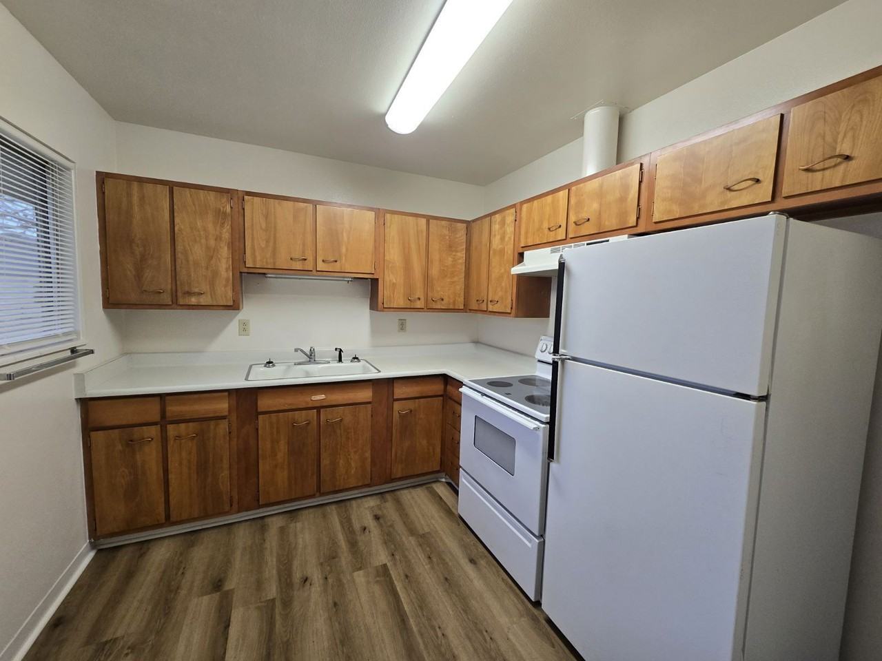 861 Ne Alameda Ave - Photo 5 of 13