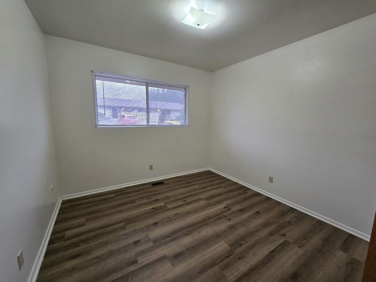 861 Ne Alameda Ave - Photo 7 of 13