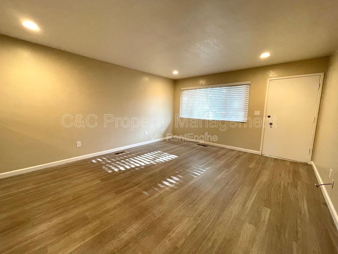 802 Sunset Drive #C - Photo 4 of 9