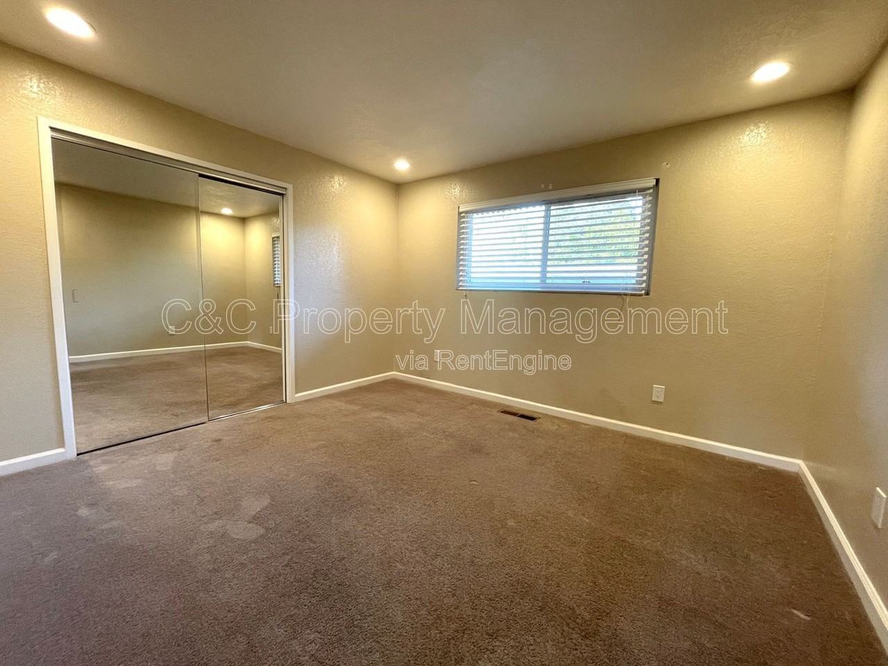 802 Sunset Drive #C - Photo 6 of 9