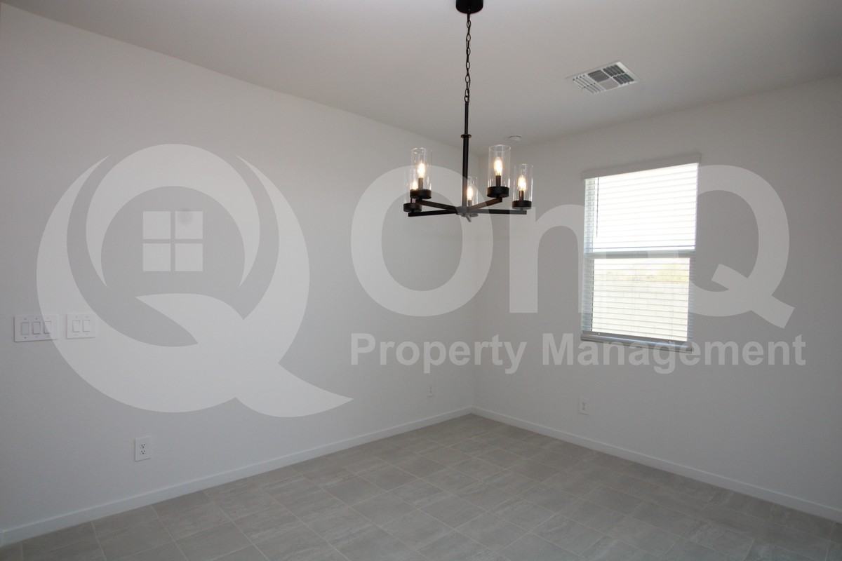 24144 West Hopi Street - Photo 4 of 19